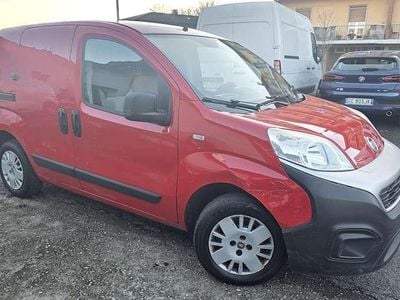 Usata Fiat Fiorino 77 CV (56 kW) 2016 Rosso / pastello Monovolume