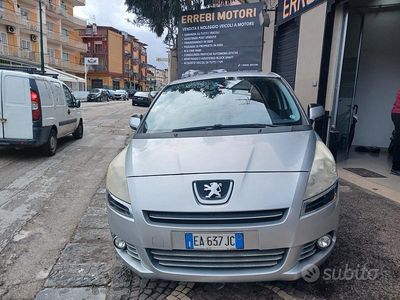 Usata Peugeot 5008 111 CV (81 kW) 2010 Grigio Monovolume