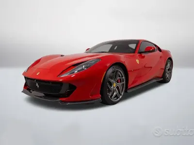 Nuova Ferrari 812 800 CV (588 kW) 2026 Rosso Cabrio
