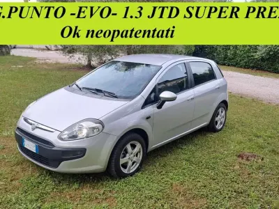 Usata Fiat Grande Punto 75 CV (55 kW) 2011 Argento Utilitaria