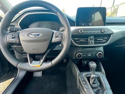 Usata Ford Focus 120 CV (88 kW) 2020 Grigio Station wagon