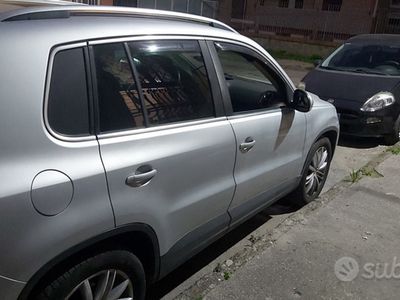 Usata VW Tiguan 140 CV (102 kW) 2011 Grigio SUV
