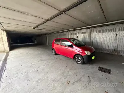 Usata Daihatsu Cuore 58 CV (42 kW) 2004 Rosso Utilitaria