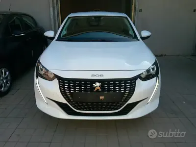 Begagnad Peugeot 208 Active 102 HK (75 kW) 2021 Vit Halvkombi