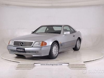 Usata Mercedes SL300 231 CV (169 kW) 1992 Argento Cabrio