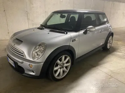 Usata Mini Cooper S 170 CV (125 kW) 2005 Argento Utilitaria