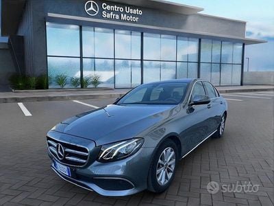 Usata Mercedes E220 Business 194 CV (142 kW) 2020 Grigio Berlina