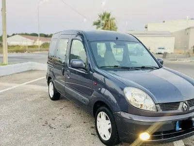 Usata Renault Kangoo 105 CV (77 kW) 2004 Grigio Monovolume