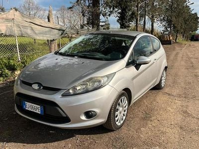 Usata Ford Fiesta 70 CV (51 kW) 2011 Grigio Utilitaria