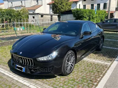 Usata Maserati Ghibli 250 CV (183 kW) 2020 Nero Berlina