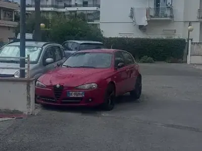 Usata Alfa Romeo 147 120 CV (88 kW) 2007 Rosso Utilitaria
