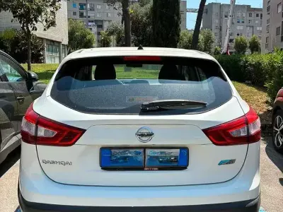 Usata Nissan Qashqai Acenta 110 CV (80 kW) 2014 Bianco SUV
