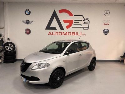 Usata Lancia Ypsilon 80 CV (58 kW) 2014 Argento Utilitaria