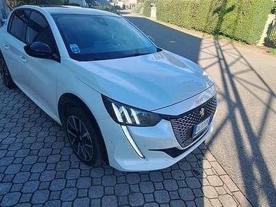 Usata Peugeot 208 GT 56 kW (77 CV) 2022 Bianco Utilitaria