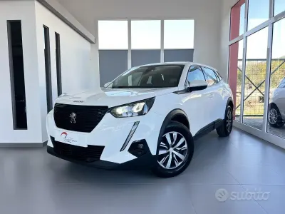 Usata Peugeot 2008 Active 110 CV (80 kW) 2021 Bianco SUV