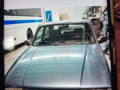 Usata Alfa Romeo 75 110 CV (80 kW) 1989 Blu Berlina
