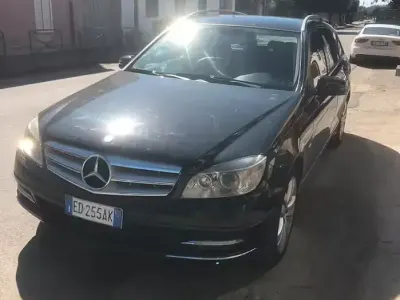 Usata Mercedes C220 170 CV (125 kW) 2010 Nero Station wagon