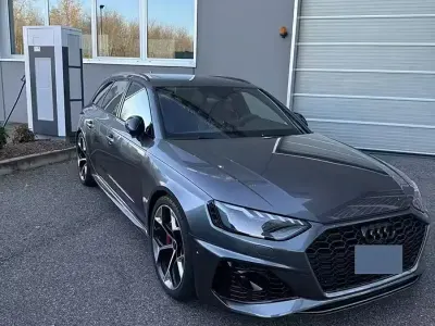 Käytetty Audi RS4 Competition 450 HP (330 kW) 2024 Harmaa Farmari