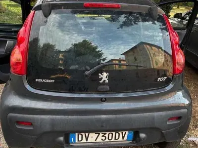 Usata Peugeot 107 68 CV (50 kW) 2009 Utilitaria