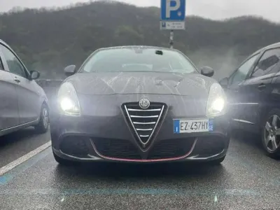 Usata Alfa Romeo Giulietta Distinctive 105 CV (77 kW) 2015 Grigio Utilitaria