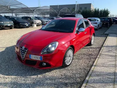 Usata Alfa Romeo Giulietta Business 105 CV (77 kW) 2015 Rosso Utilitaria