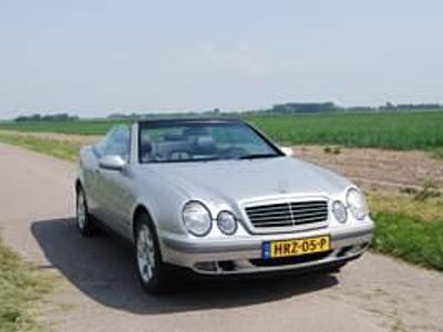 Usata Mercedes CLK200 136 CV (100 kW) 1999 Argento Cabrio