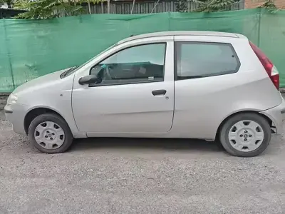 Usata Fiat Punto 60 CV (44 kW) 2006 Grigio Utilitaria