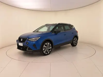 Usata Seat Arona FR 110 CV (80 kW) 2023 Blu zaffiro nero midnight SUV
