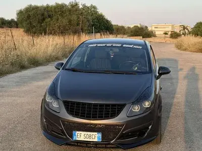 Usata Opel Corsa Sport 75 CV (55 kW) 2010 Nero Utilitaria