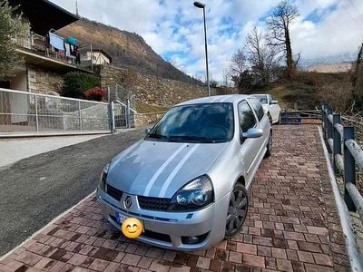 Usata Renault Clio R.S. R.S. 182 CV (133 kW) 2005 Grigio Utilitaria