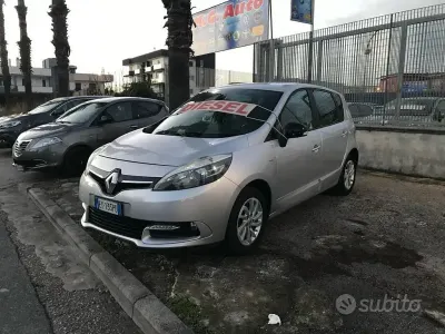 Usata Renault Scénic III LIMITED 95 CV (69 kW) 2015 Grigio Monovolume