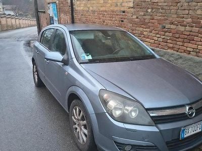 Usata Opel Astra 110 CV (80 kW) 2004 Grigio Berlina