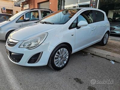 Usata Opel Corsa Club 85 CV (62 kW) 2011 Bianco Berlina