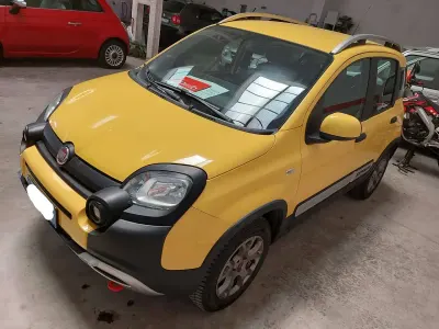 Usata Fiat Panda Cross Cross 95 CV (69 kW) 2016 Giallo sole Utilitaria