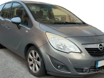 Usata Opel Meriva 95 CV (69 kW) 2012 Grigio Monovolume
