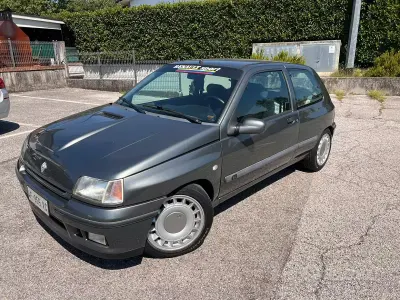 Usata Renault Clio 137 CV (100 kW) 1995 Utilitaria