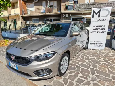Usata Fiat Tipo Easy 95 CV (69 kW) 2017 Marrone Berlina