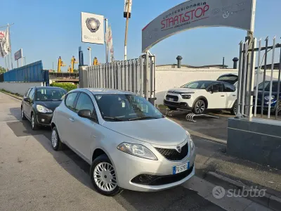 Usata Lancia Ypsilon Platinum 80 CV (58 kW) 2016 Grigio Utilitaria