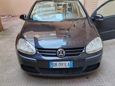 Nero Usata 2006 VW Golf V Berlina | 2800 € (Buon prezzo)