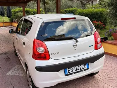 Używany Nissan Pixo 68 KM (50 kW) 2010 Biały Hatchback
