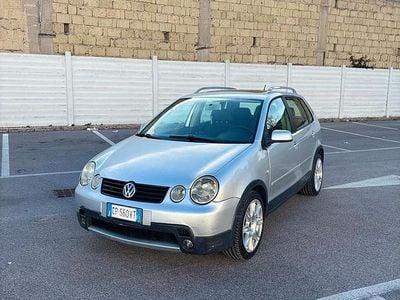 Usata VW Polo Cross 75 CV (55 kW) 2004 Grigio Utilitaria