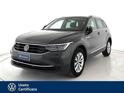 Grigio pastello Usata 2023 VW Tiguan Life SUV | 29.100 € (Ottimo prezzo)