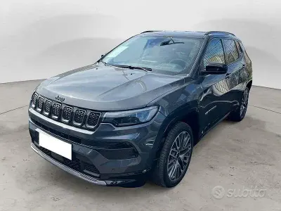 Käytetty Jeep Compass Summit 131 HP (96 kW) 2025 Harmaa Katumaasturi