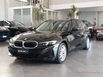 Usata BMW 318 Shadowline 150 CV (110 kW) 2023 Nero Station wagon