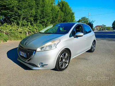 Begagnad Peugeot 208 91 HK (66 kW) 2015 Grå Halvkombi