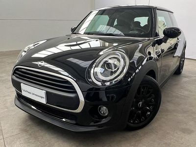 Usata Mini ONE Business 102 CV (75 kW) 2019 Midnight black metal Utilitaria