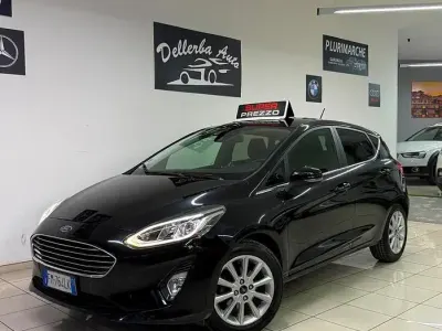 Usata Ford Fiesta Titanium 85 CV (62 kW) 2018 Nero Utilitaria