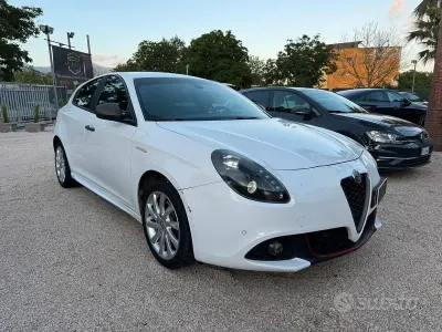 Usata Alfa Romeo Giulietta Super 175 CV (128 kW) 2016 Bianco Utilitaria