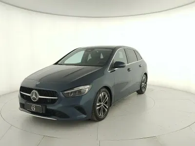 Usata Mercedes B180 Advanced 116 CV (85 kW) 2023 Blu Utilitaria