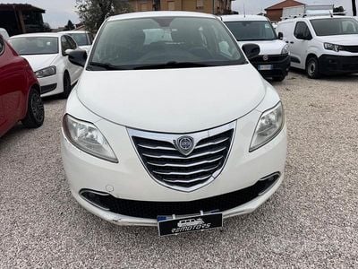 Usata Lancia Ypsilon Gold 69 CV (50 kW) 2012 Bianco Utilitaria
